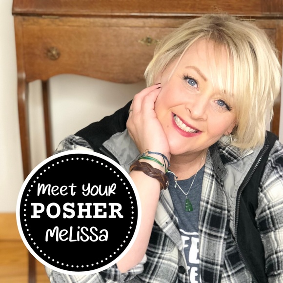 Vintage & modern treasures in home goods & clothes - Picture 9 of 9